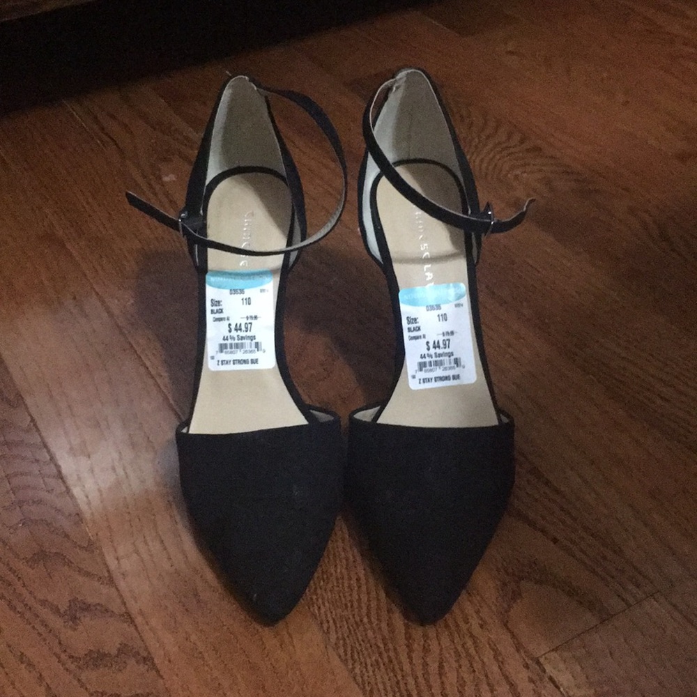 Size 11 Chinese Laundry "Z Stay Strong"